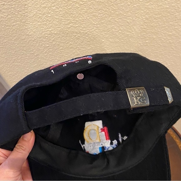 Vintage 1996 Cleveland Colliers International Black Embroidered Cap-OS-Unisex - Picture 8 of 9